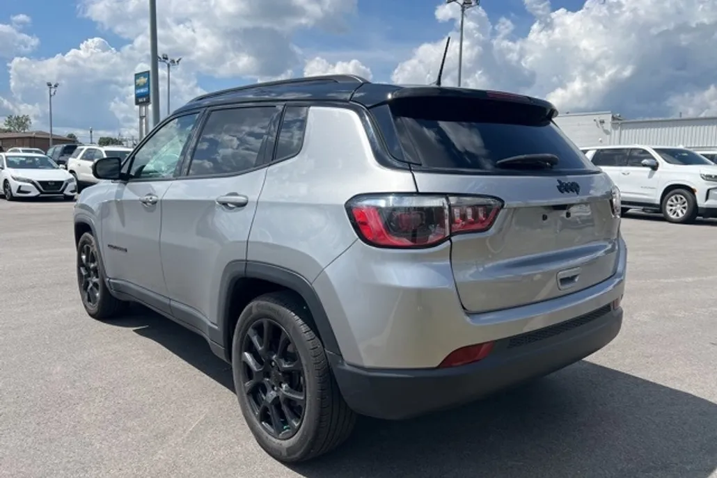 2022 Jeep Compass Altitude photo 1