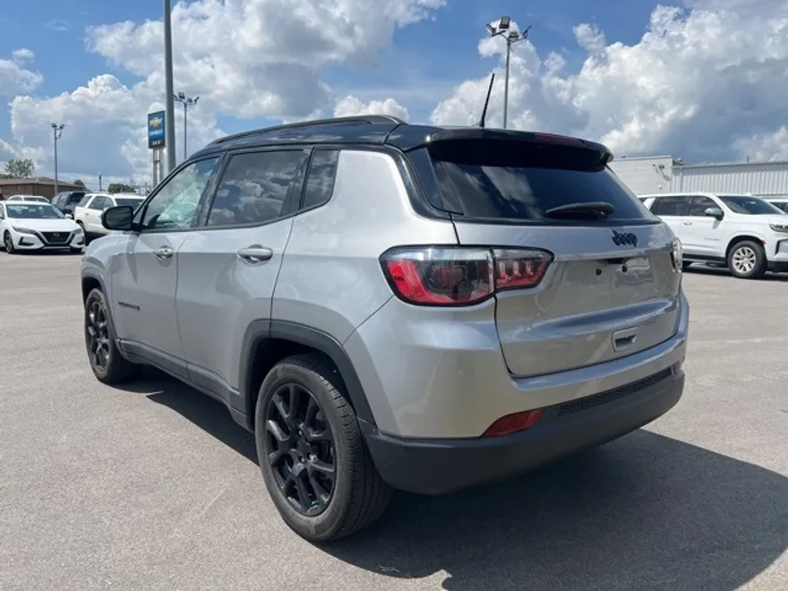 2022 Jeep Compass Altitude photo 1