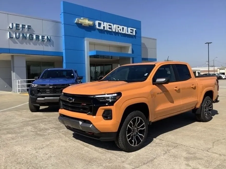 2025 Chevrolet Colorado Z71 photo 1