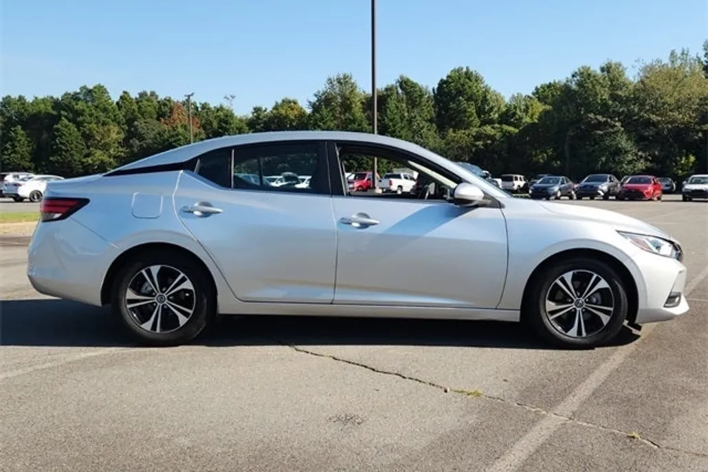 2022 Nissan Sentra SV photo 1