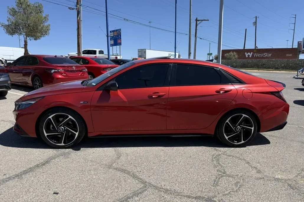 2021 Hyundai Elantra N Line photo 1