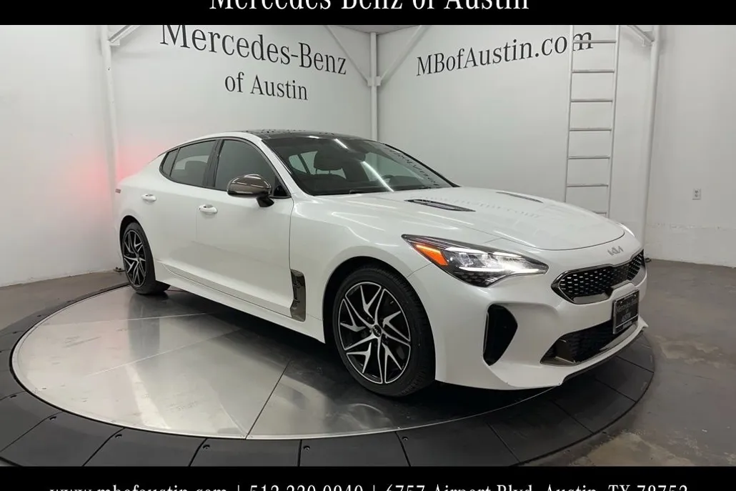 2022 Kia Stinger GT-Line photo 1