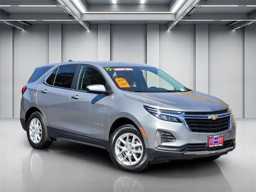 2024 Chevrolet Equinox LT photo 1