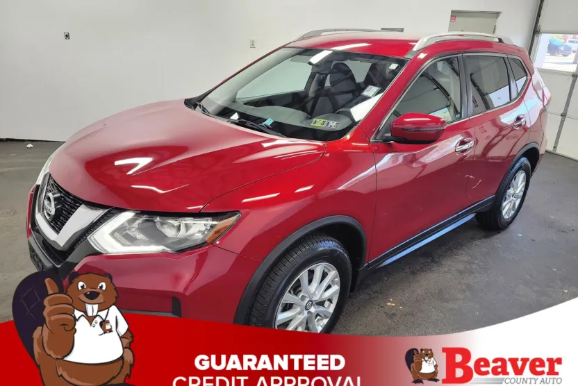 2017 Nissan Rogue SV photo 1