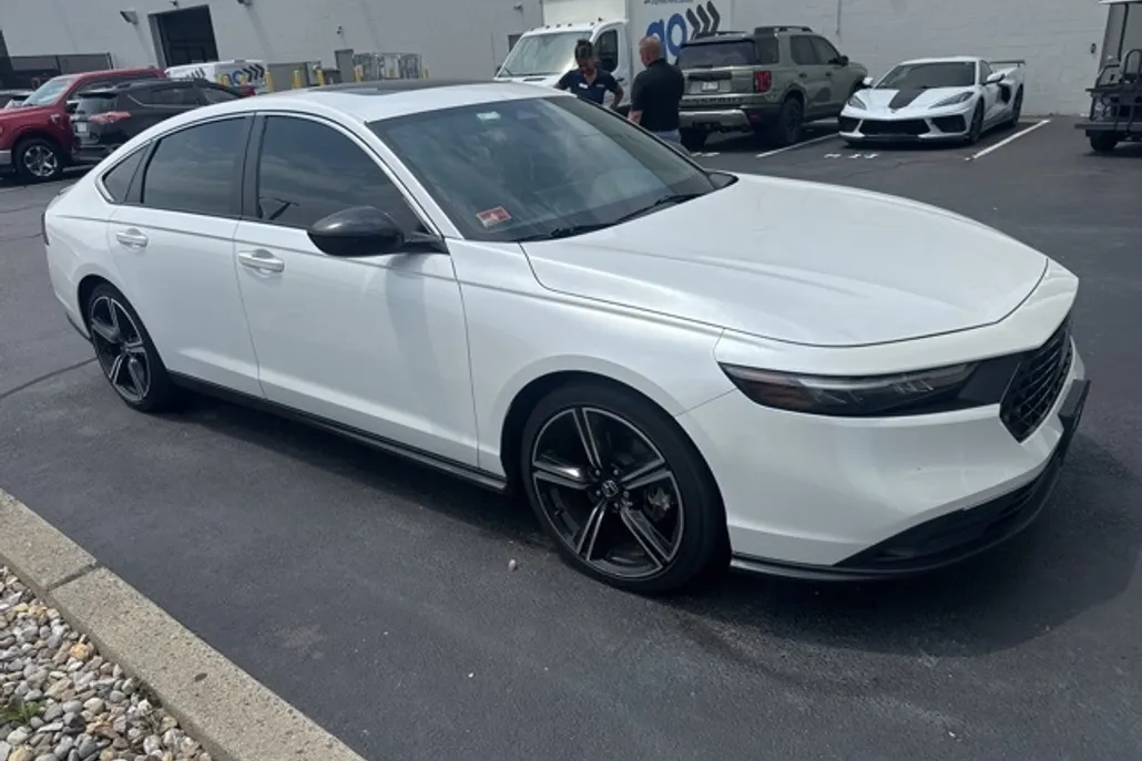 2023 Honda Accord Hybrid Sport photo 1