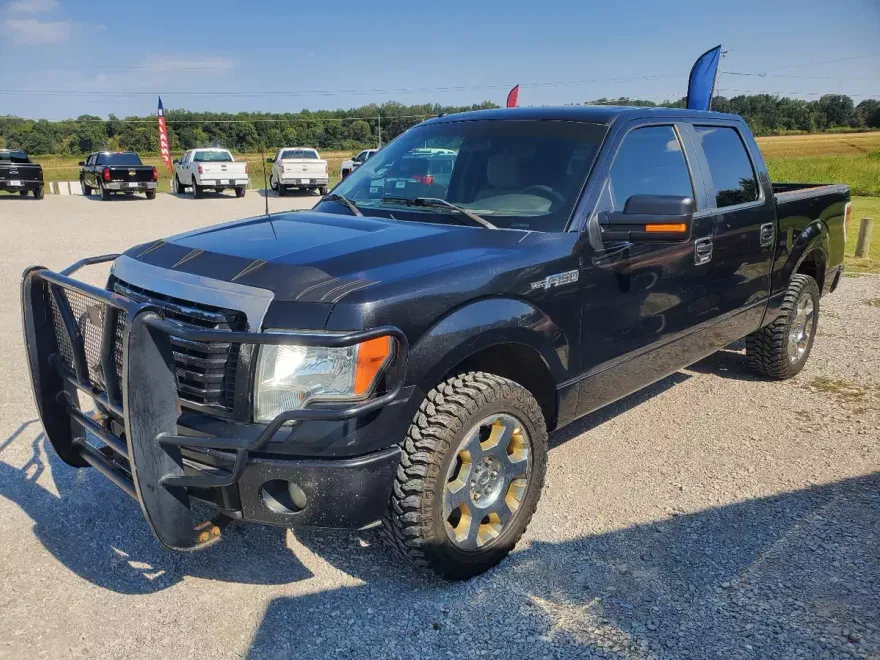 2010 Ford F-150 XLT photo 1