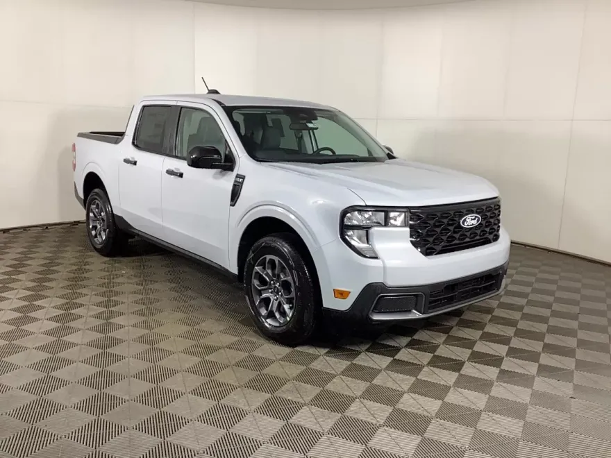 2025 Ford Maverick XLT photo 1