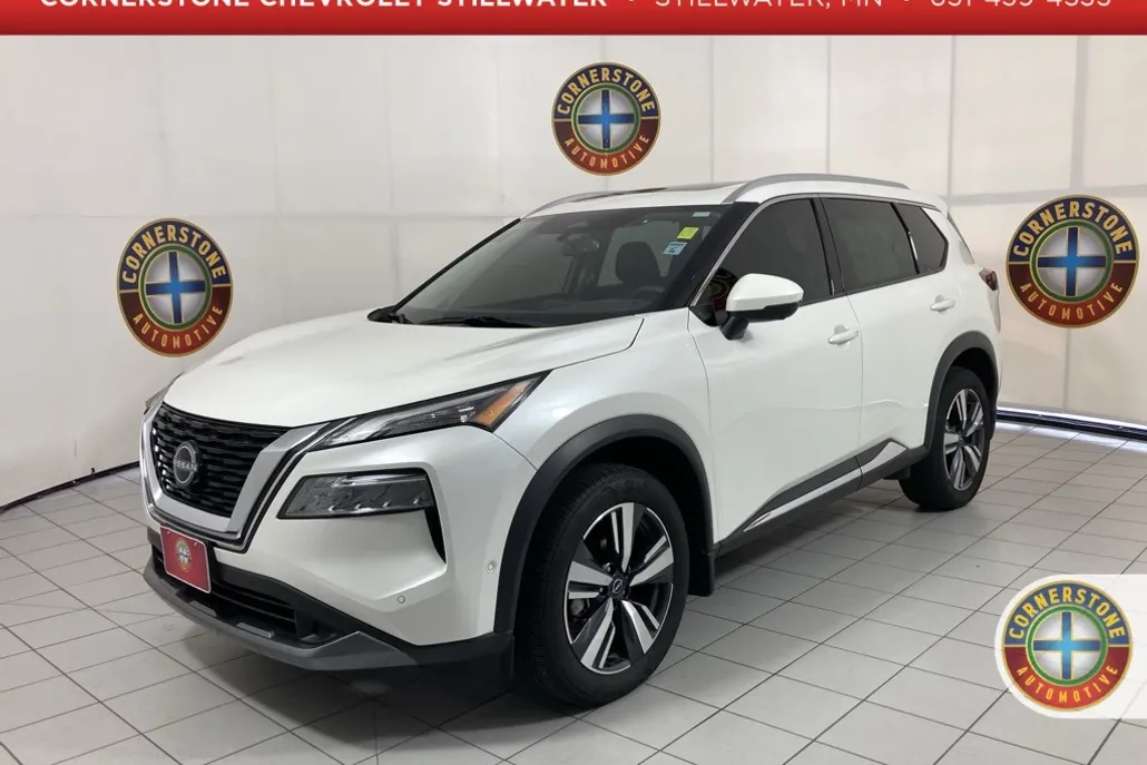 2023 Nissan Rogue SL photo 1