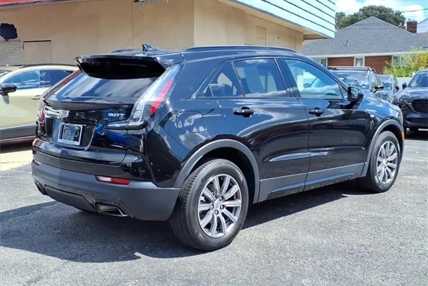 2019 Cadillac XT4 Sport photo 1
