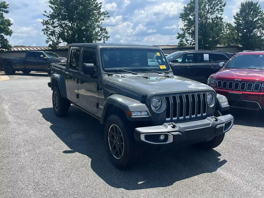 2023 Jeep Gladiator Overland photo 1