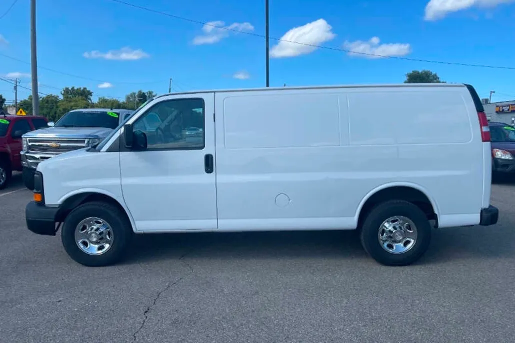 2014 Chevrolet Express 2500 Cargo Van photo 1