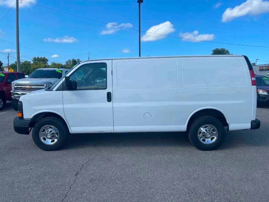 2014 Chevrolet Express 2500 Cargo Van photo 1