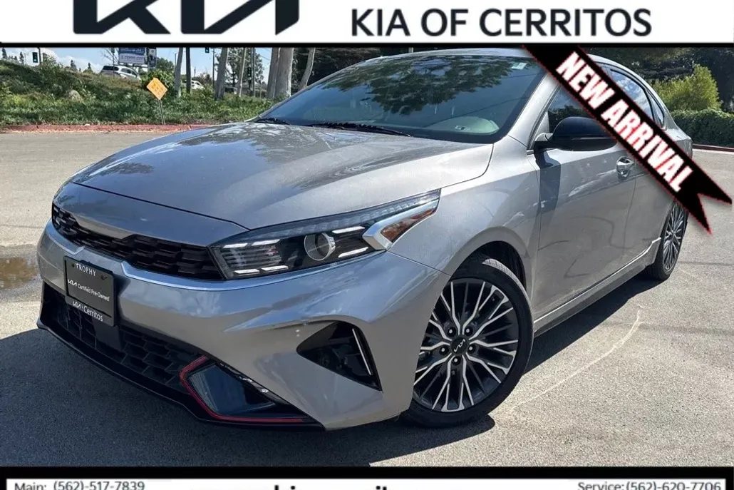 2023 Kia Forte GT-Line photo 1