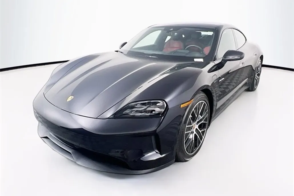 2025 Porsche Taycan photo 1