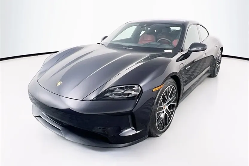 2025 Porsche Taycan photo 1