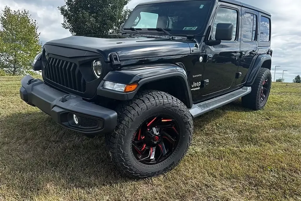 2018 Jeep Wrangler Unlimited Sahara photo 1
