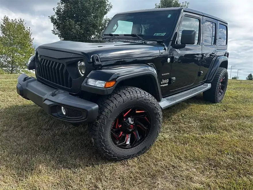 2018 Jeep Wrangler Unlimited Sahara photo 1