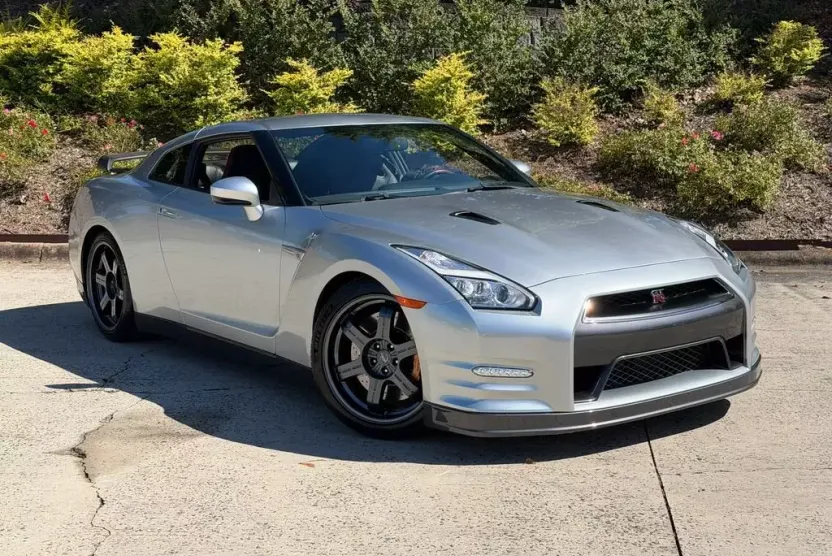 2015 Nissan GT-R Black Edition photo 1