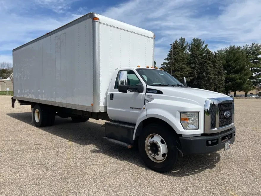 2016 Ford F-650 photo 1