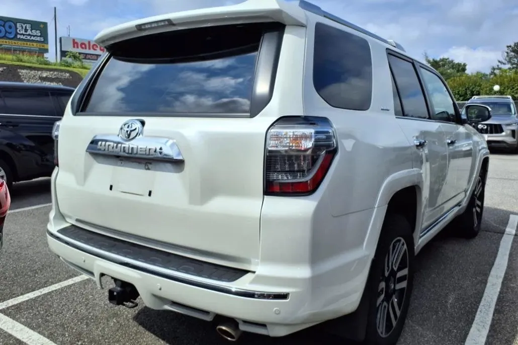 2022 Toyota 4Runner Limited 4WD photo 1