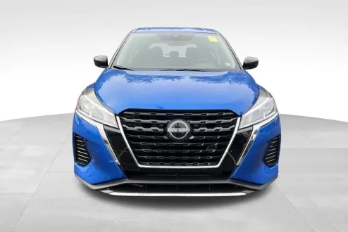 2025 Nissan Kicks Play S photo 2