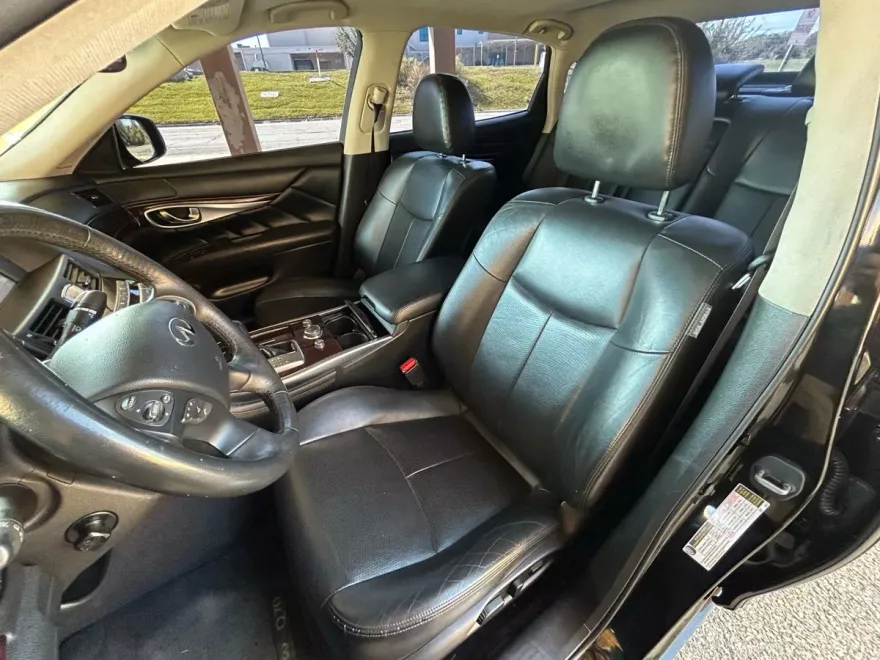 2015 Infiniti Q70L 3.7 photo 1