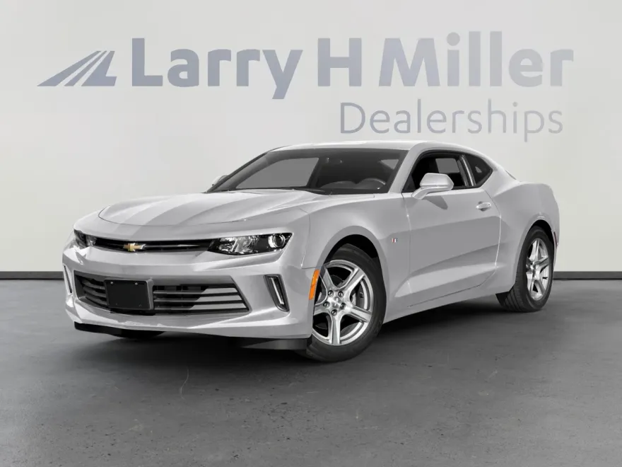 2017 Chevrolet Camaro 1LT photo 1