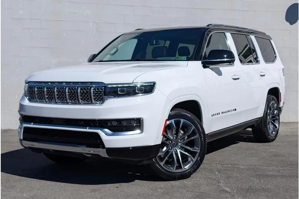 2024 Jeep Grand Wagoneer III photo 1
