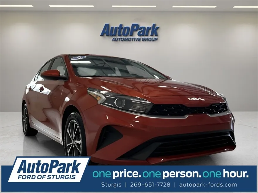 2022 Kia Forte LXS photo 1