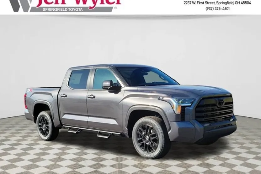 2026 Toyota Tundra SR5 CrewMax photo 1