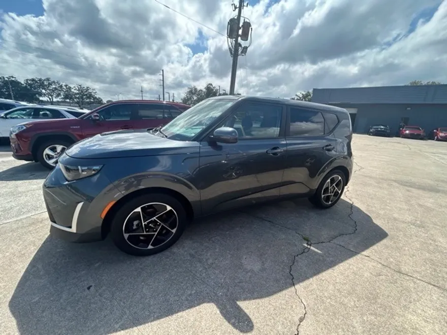 2024 Kia Soul EX photo 1