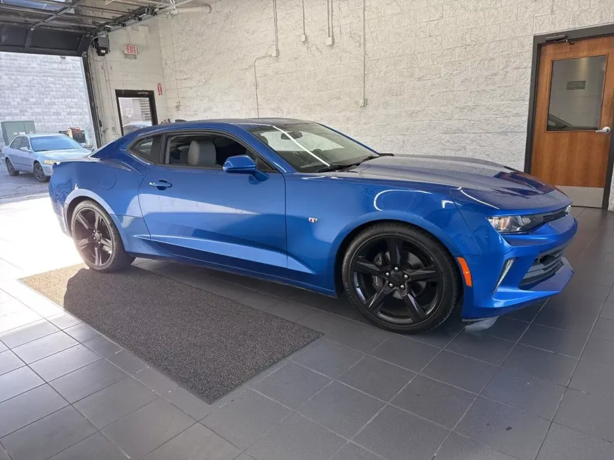 2016 Chevrolet Camaro 2LT photo 1