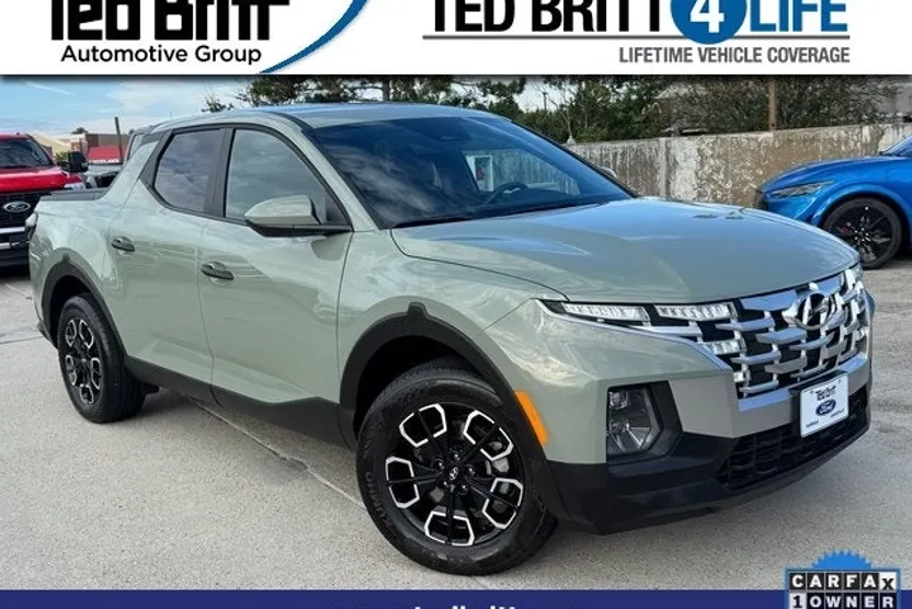 2024 Hyundai Santa Cruz SE photo 1