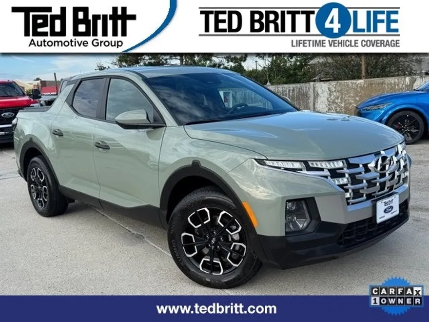2024 Hyundai Santa Cruz SE photo 1