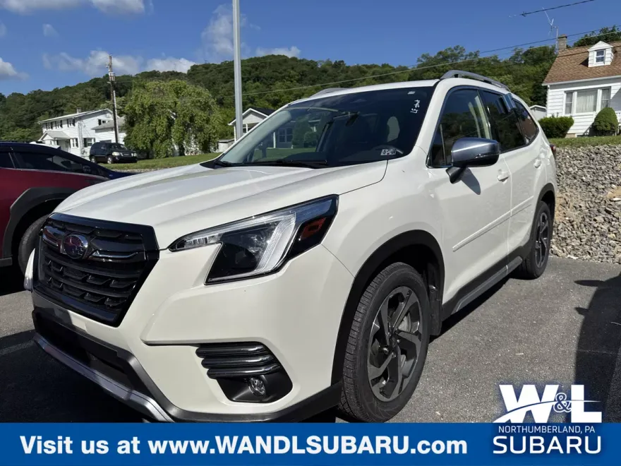 2022 Subaru Forester Touring photo 1