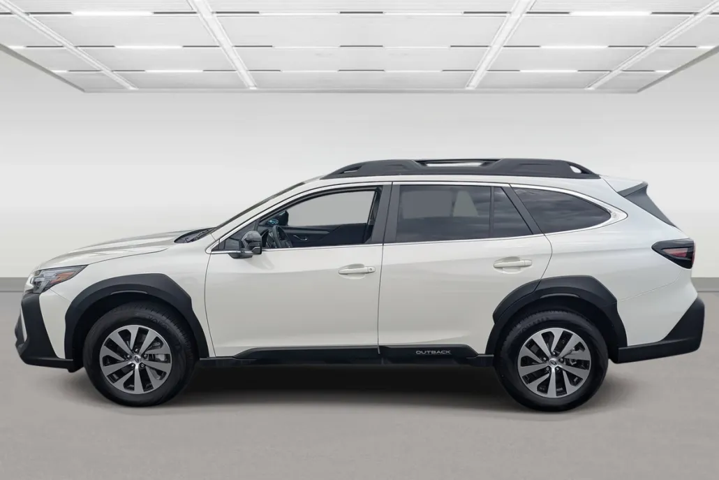 2025 Subaru Outback Premium photo 1