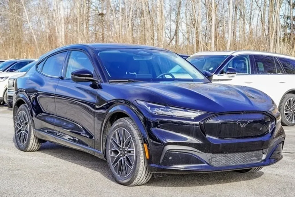 2024 Ford Mustang Mach-E Premium photo 1