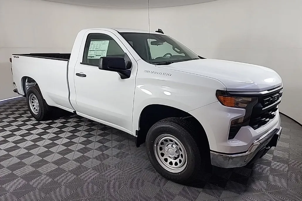 2025 Chevrolet Silverado 1500 photo 1