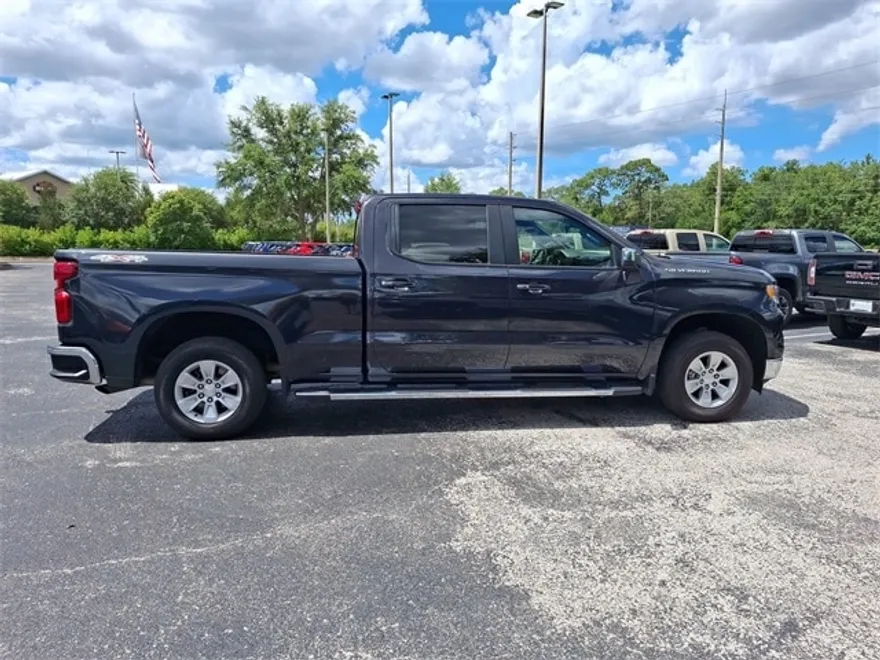 2024 Chevrolet Silverado 1500 LT photo 1