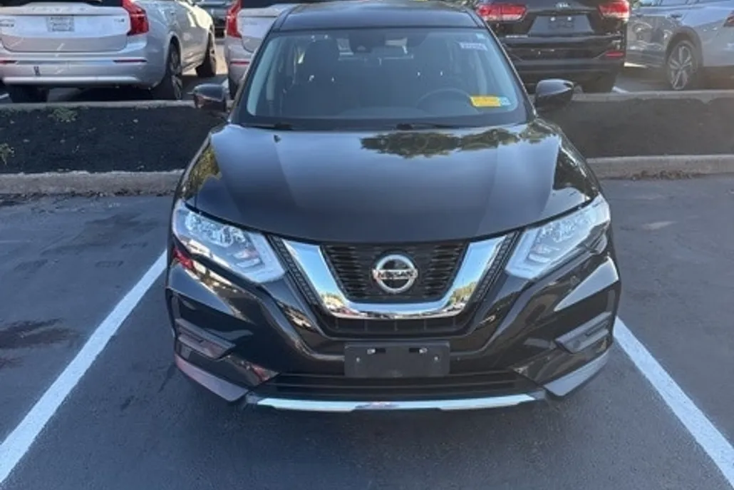 2019 Nissan Rogue S photo 1
