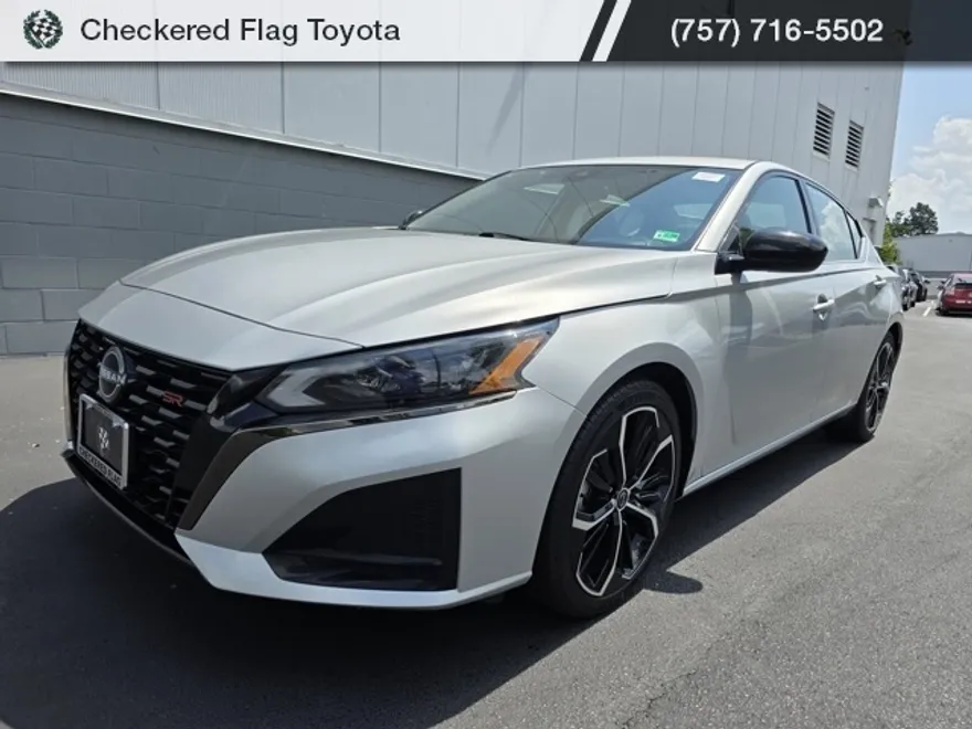 2023 Nissan Altima 2.5 SR photo 1