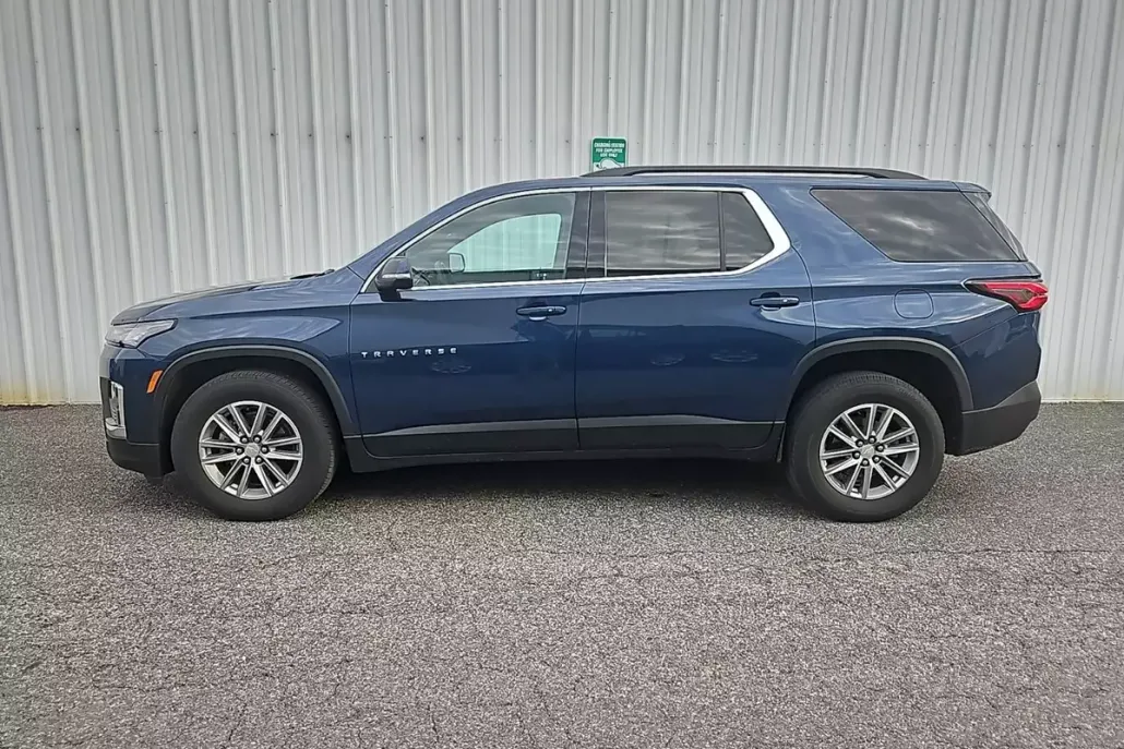 2023 Chevrolet Traverse Cloth photo 1