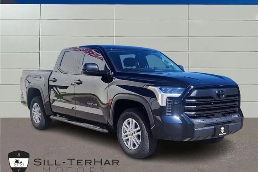 2024 Toyota Tundra SR5 photo 1