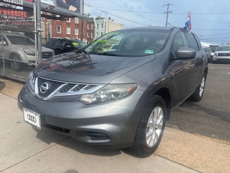 2014 Nissan Murano SV photo 1