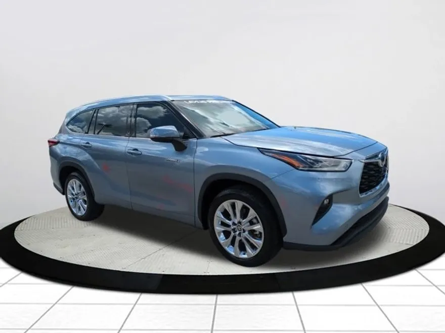 2021 Toyota Highlander Hybrid Limited photo 1