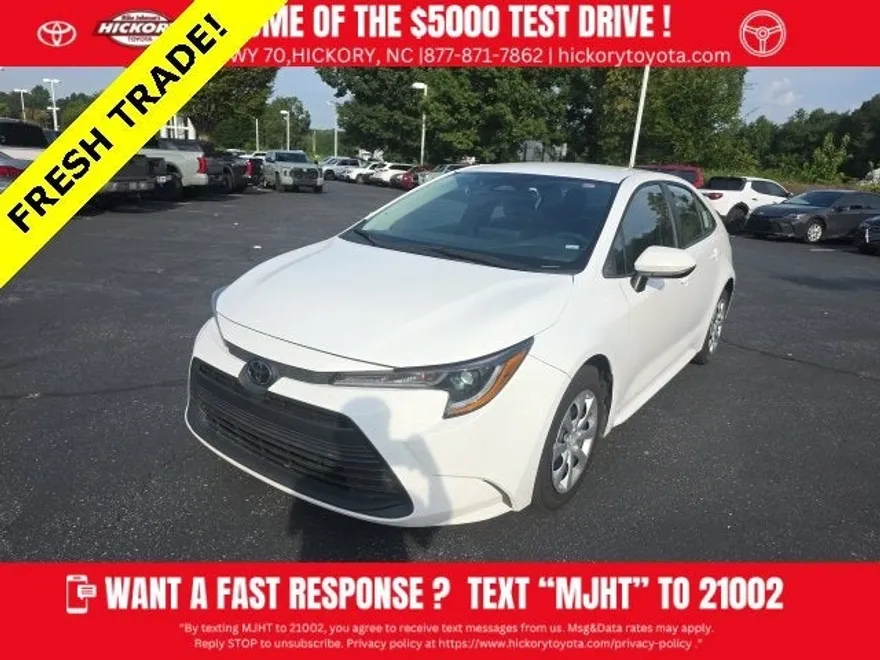 2023 Toyota Corolla LE photo 1