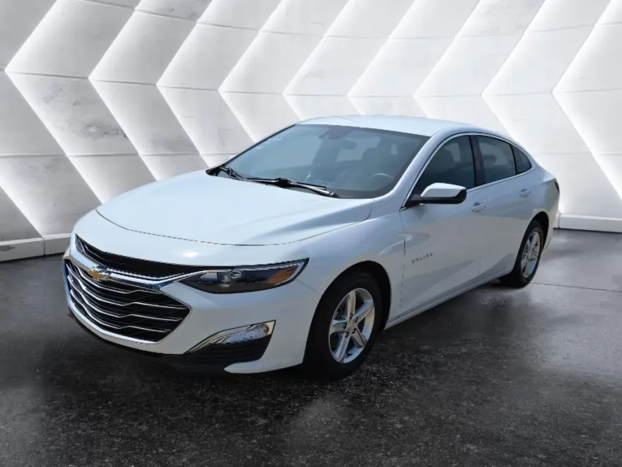 2024 Chevrolet Malibu LS photo 1