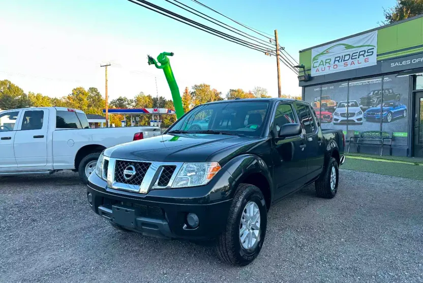 2016 Nissan Frontier SV photo 1