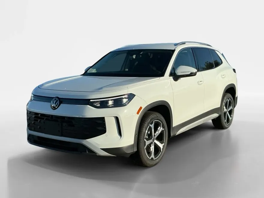 2025 Volkswagen Tiguan SE photo 1