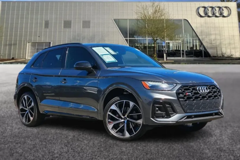 2024 Audi SQ5 Premium Plus photo 1